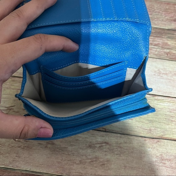 Isaac Mizrahi Blue Wallet - Picture 6 of 9